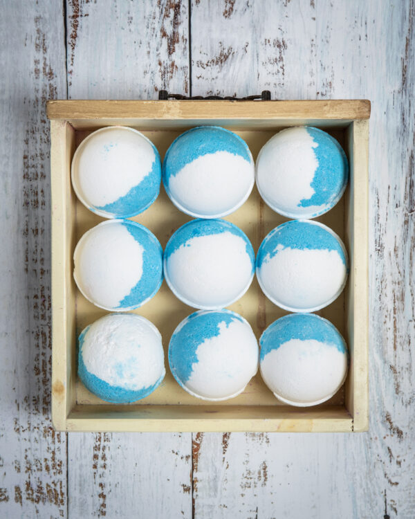 Blue Sugar creates a beautiful baby blue fantasy in your bath with a soft lovely scent